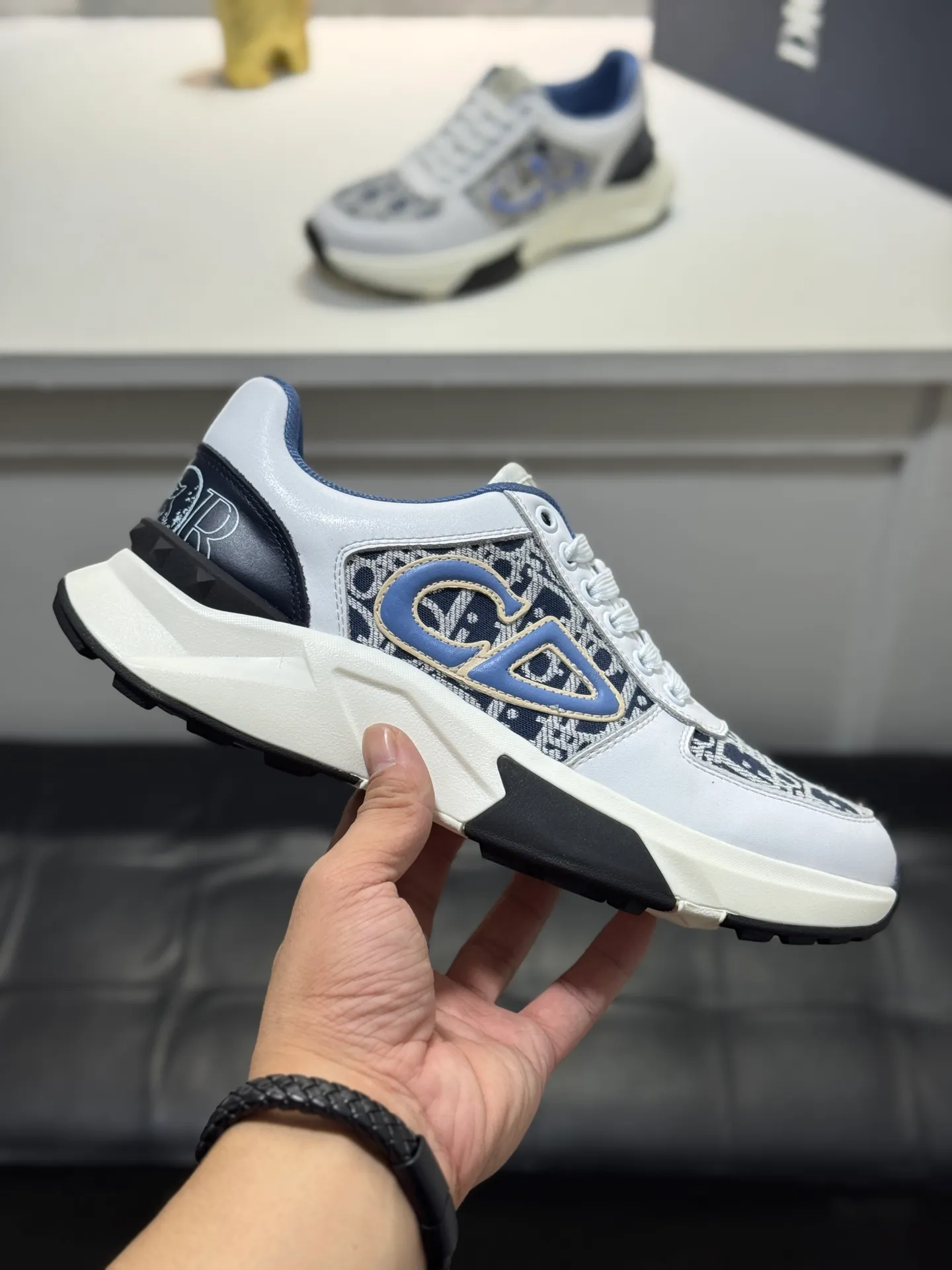 Men's shoes 💰440 [New style] 🐞🐞Original quality! Dior🔥Christan Dior (Dior) hot style [new style]⚠⚠️Top purchasing agent🔍🔍Men's HK counters are on sale simultaneously. Sole: The original sole is specially provided by the original factory. The exclusive movable molded sole is super comfortable. The original factory follows the order. 🔍🔍The high-quality multi-color splicing design is exquisite and unique. 💪Details determine the quality. We only make shoes with care. You can enter and leave the counter at will. Welcome to compare 🇮🇹 Size: 38-44 (45 customized